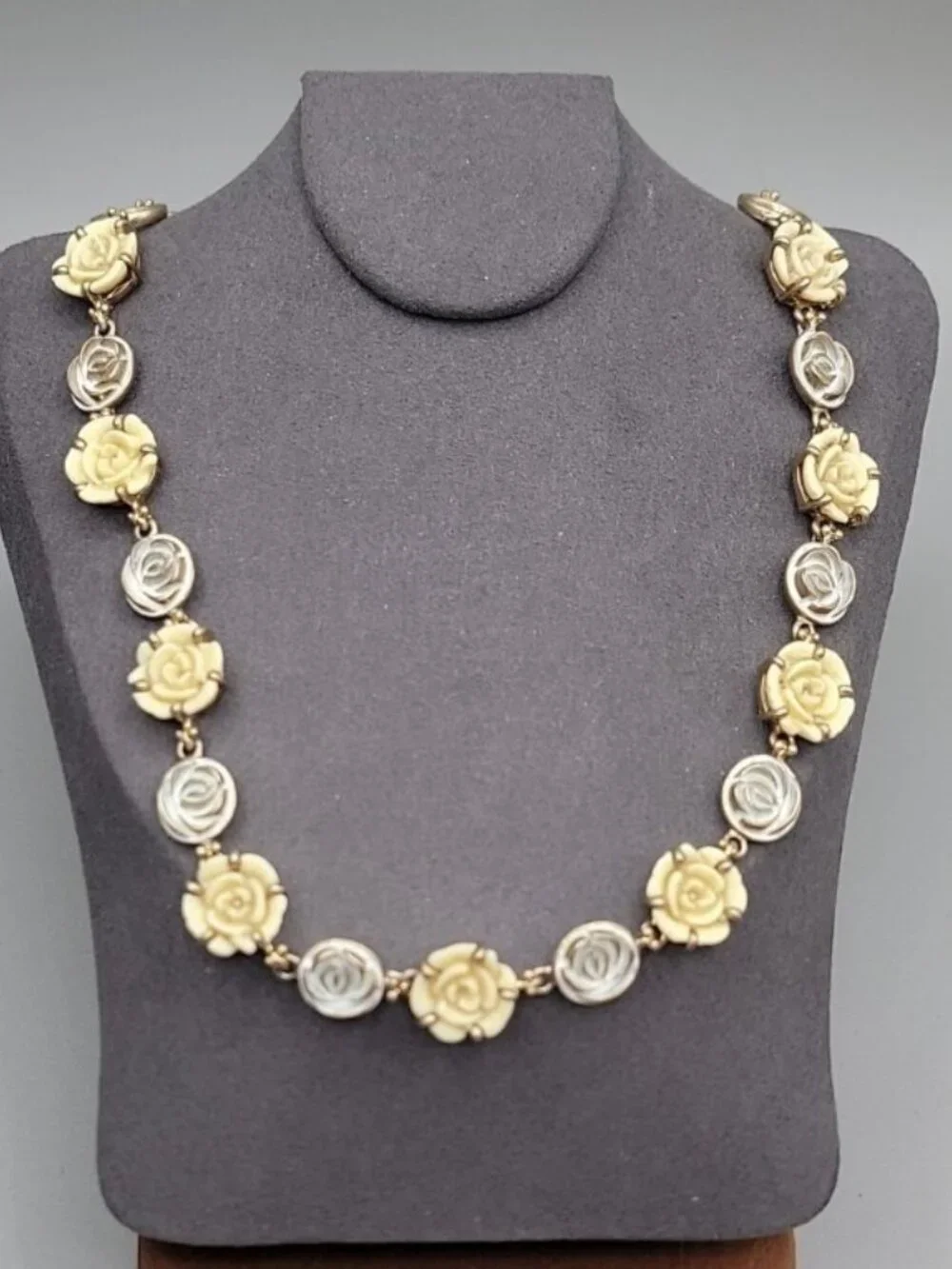 Vintage Liz Claiborne Rose Head Necklace 18